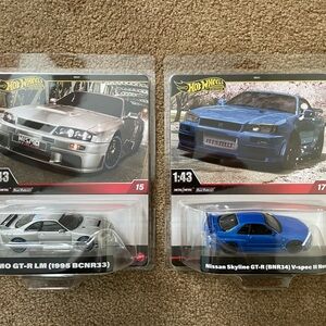Hot Wheels Premium Nismo GT-R LM & Nissan Skyline GT-R 1:43 Car Lot *BOX DAMAGE*